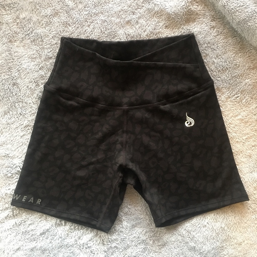 cross waist ryderwear leopard gym / biker shorts